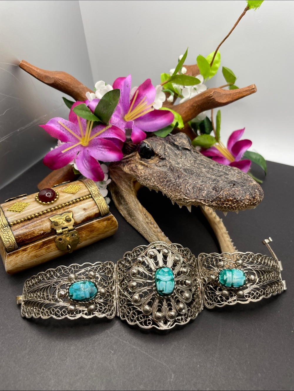 Scarab 3 linked hinged filigree bracelet vintage